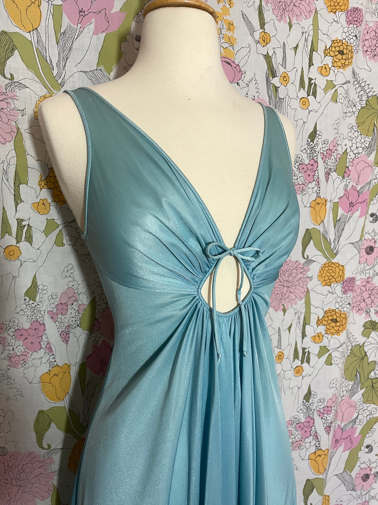 1970s Sky Blue Key-hole Slip Dress