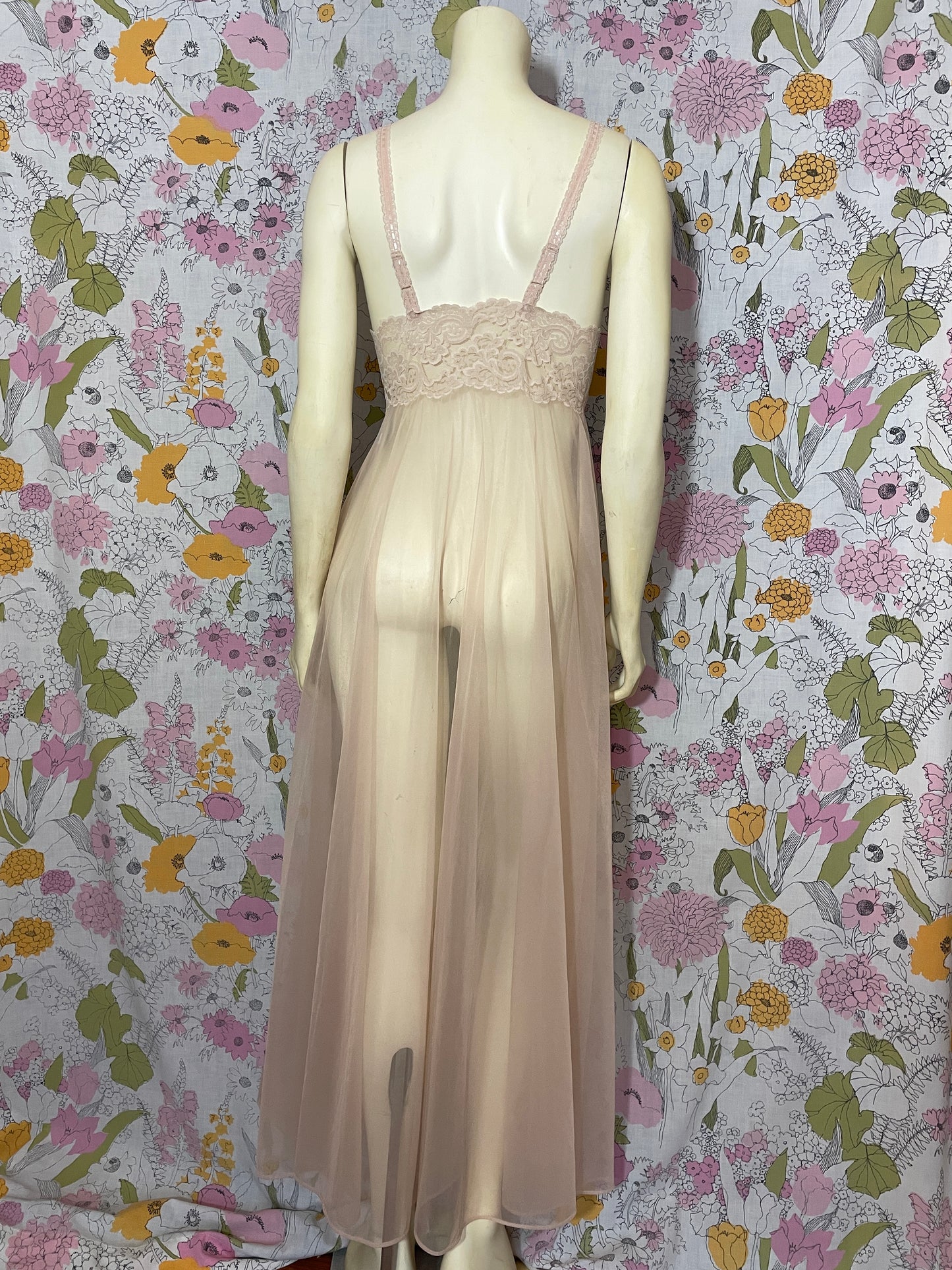 1960s Glydons Blush Peekaboo Nightgown