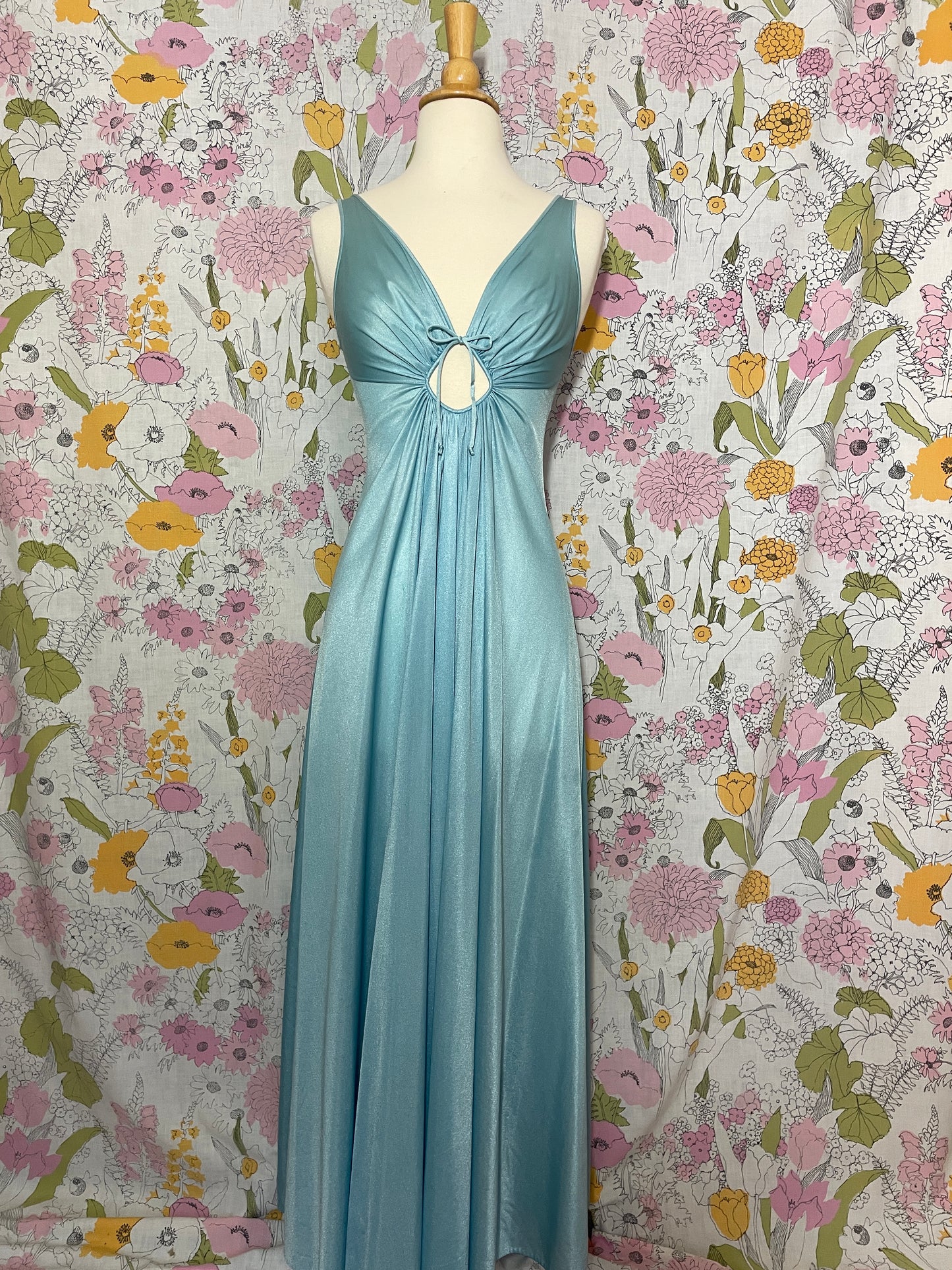 1970s Sky Blue Key-hole Slip Dress