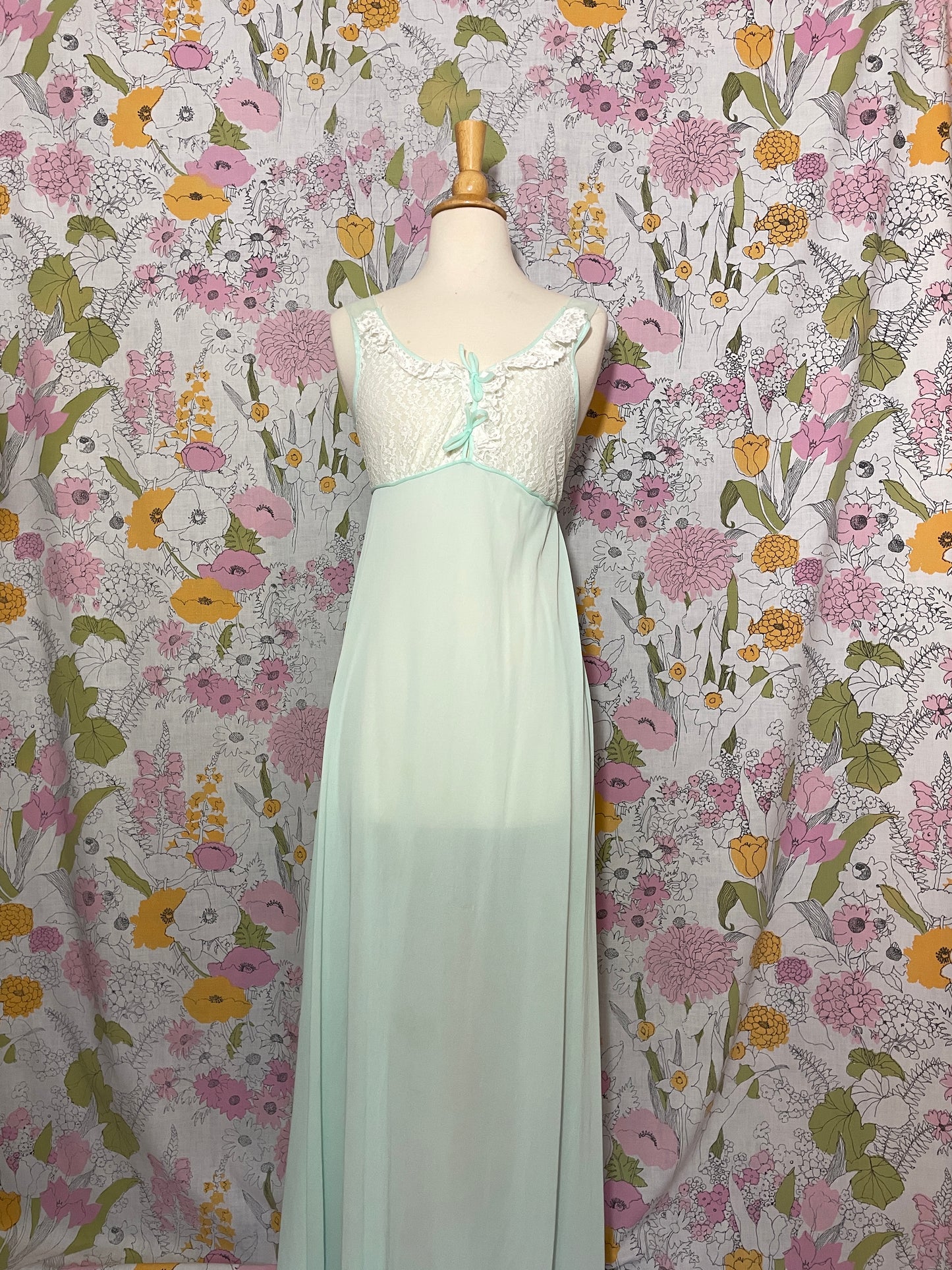 1970s Seafoam Green Robe and Nightgown Set