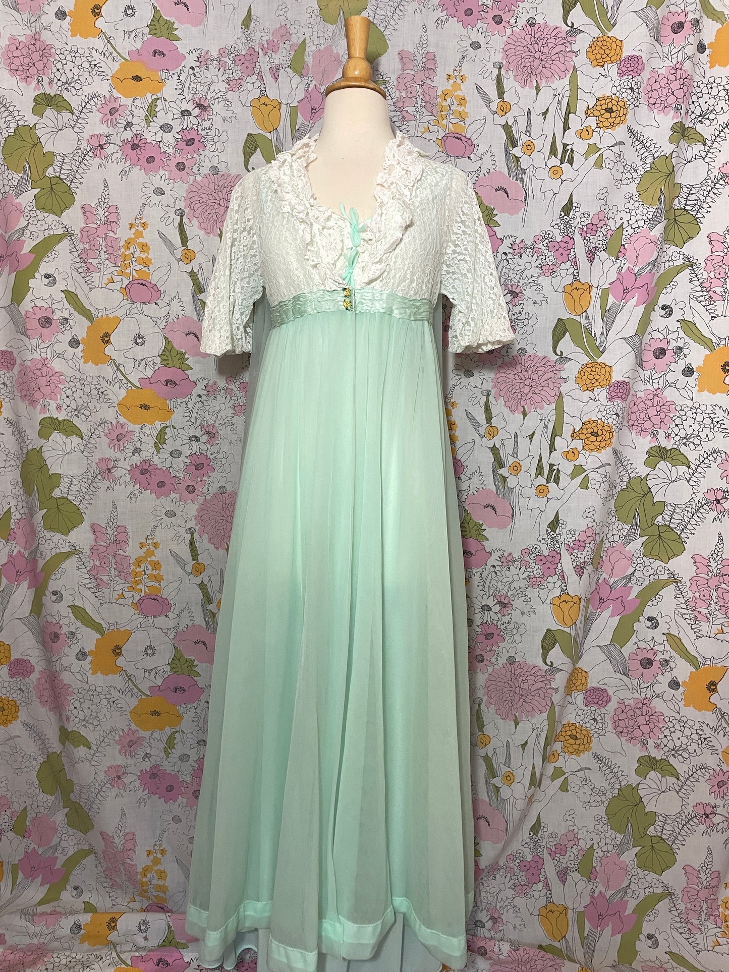 1970s Seafoam Green Robe and Nightgown Set