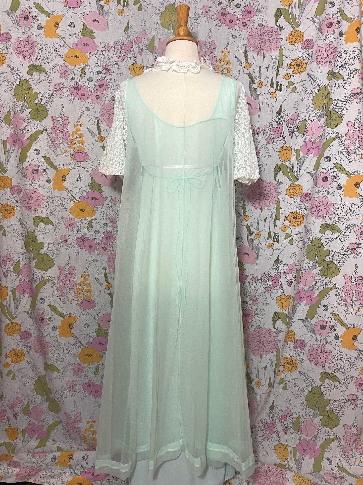 1970s Seafoam Green Robe and Nightgown Set