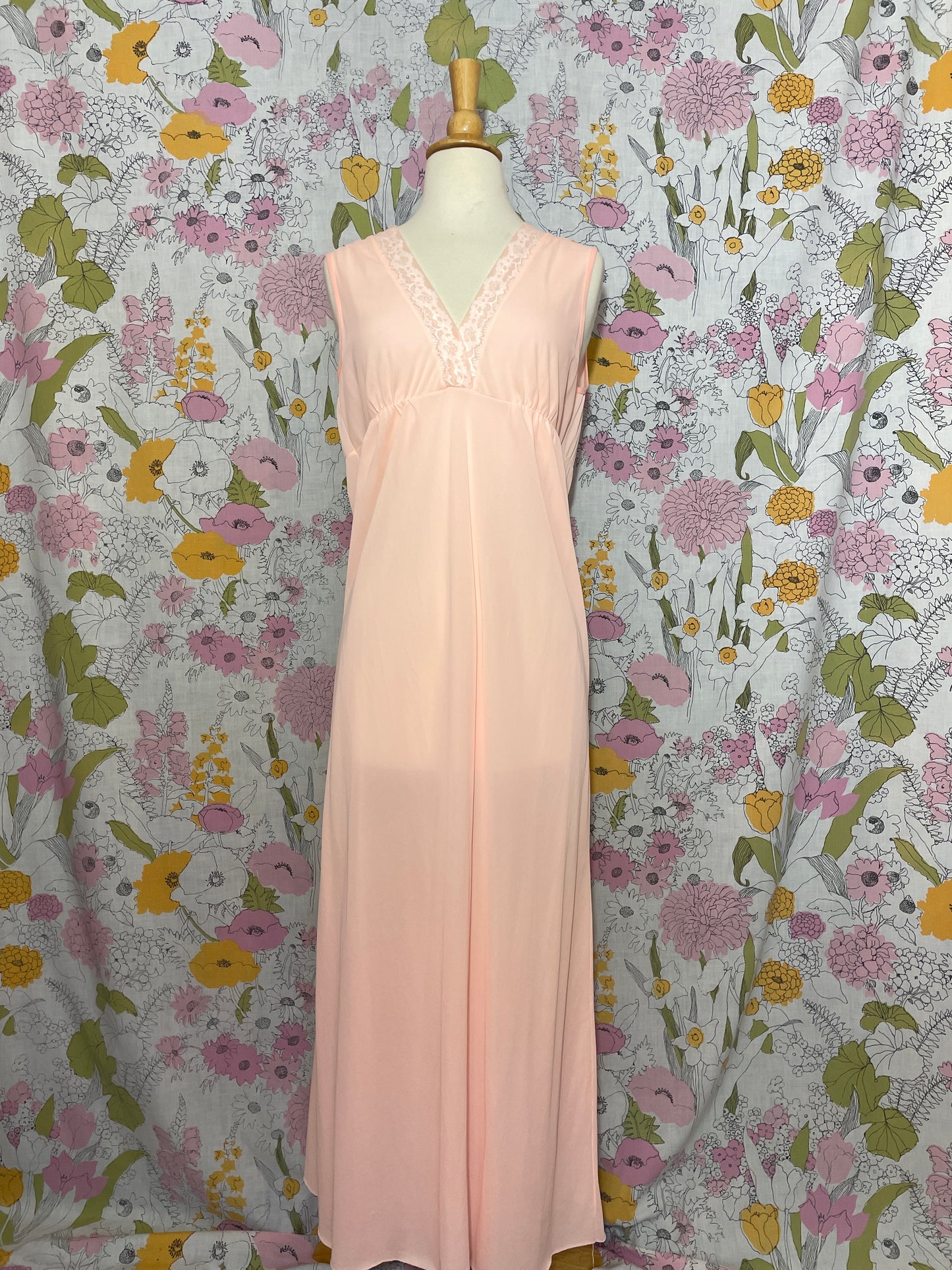 1970s Peachy Pink Robe and Nightgown Set