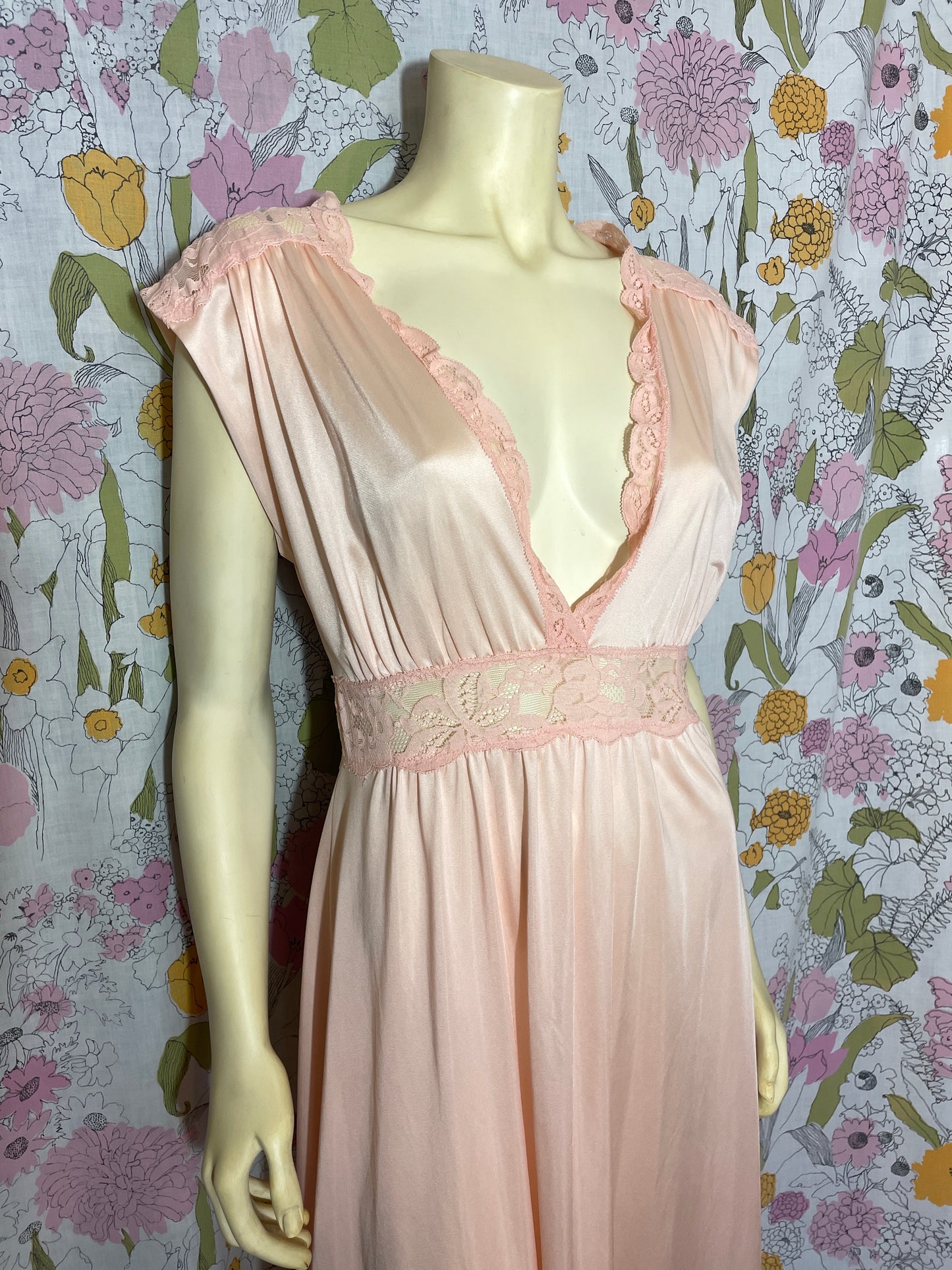 1980s Olga Nightgown